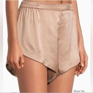 Lunya Good In Bed Silk Lounge Sleep Shorts Elastic Waist Comfy Casual blush pink